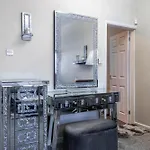 Diamond Studio Luxury Flat For 3 - Super Fast Wifi