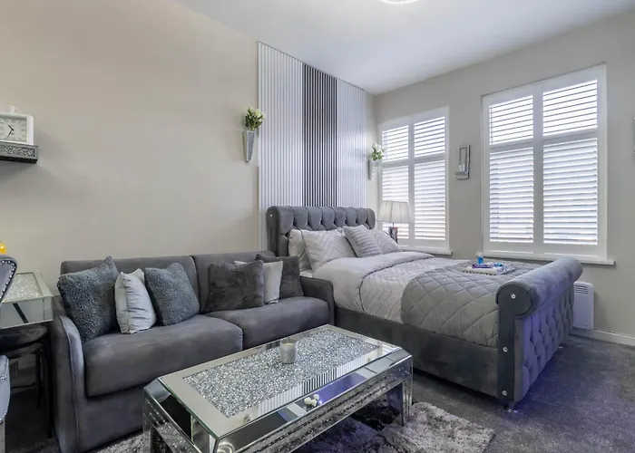 Diamond Studio Luxury Flat For 3 - Super Fast Wifi