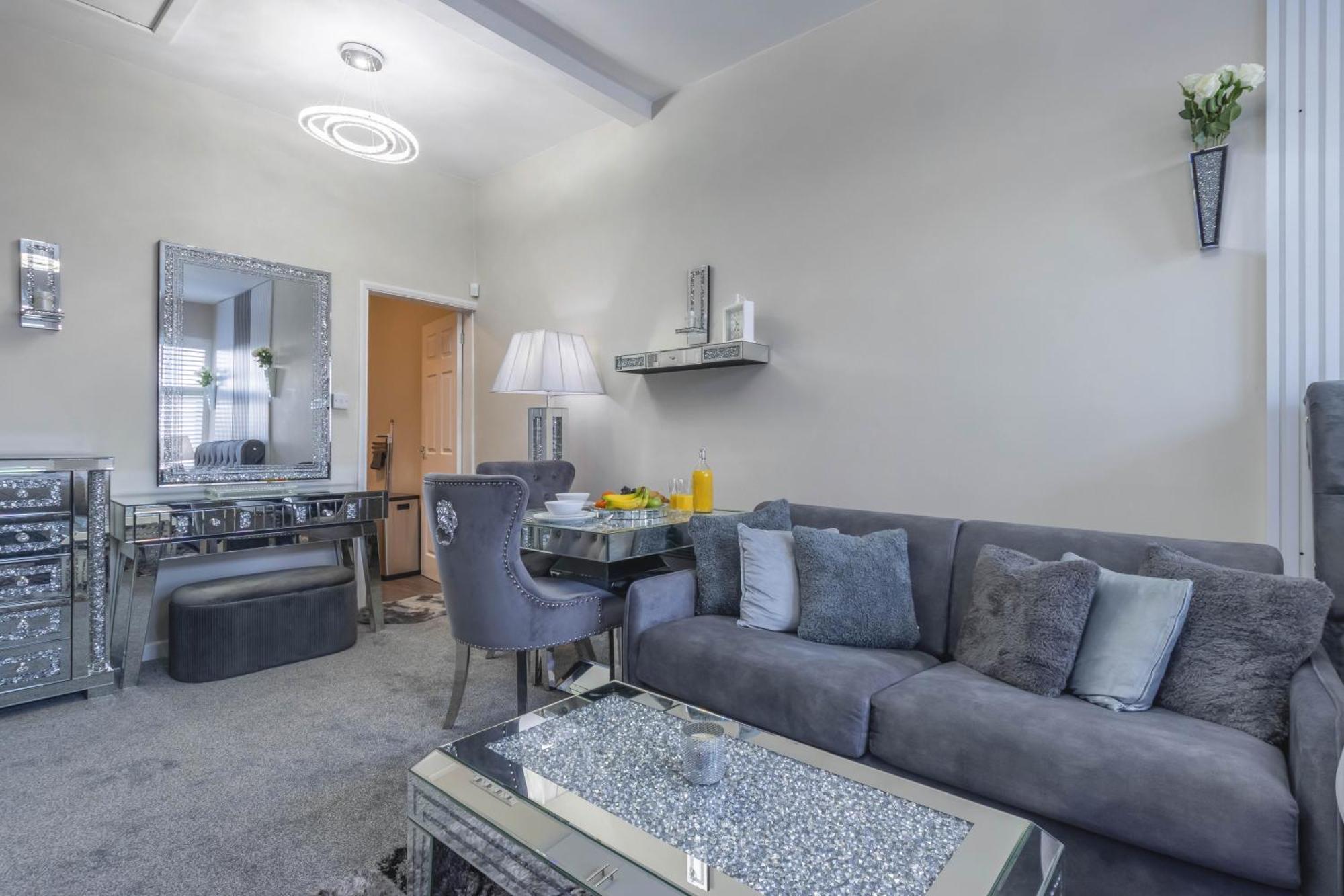 Diamond Luxury Flat For 3 - Super Fast Wifi * Birmingham